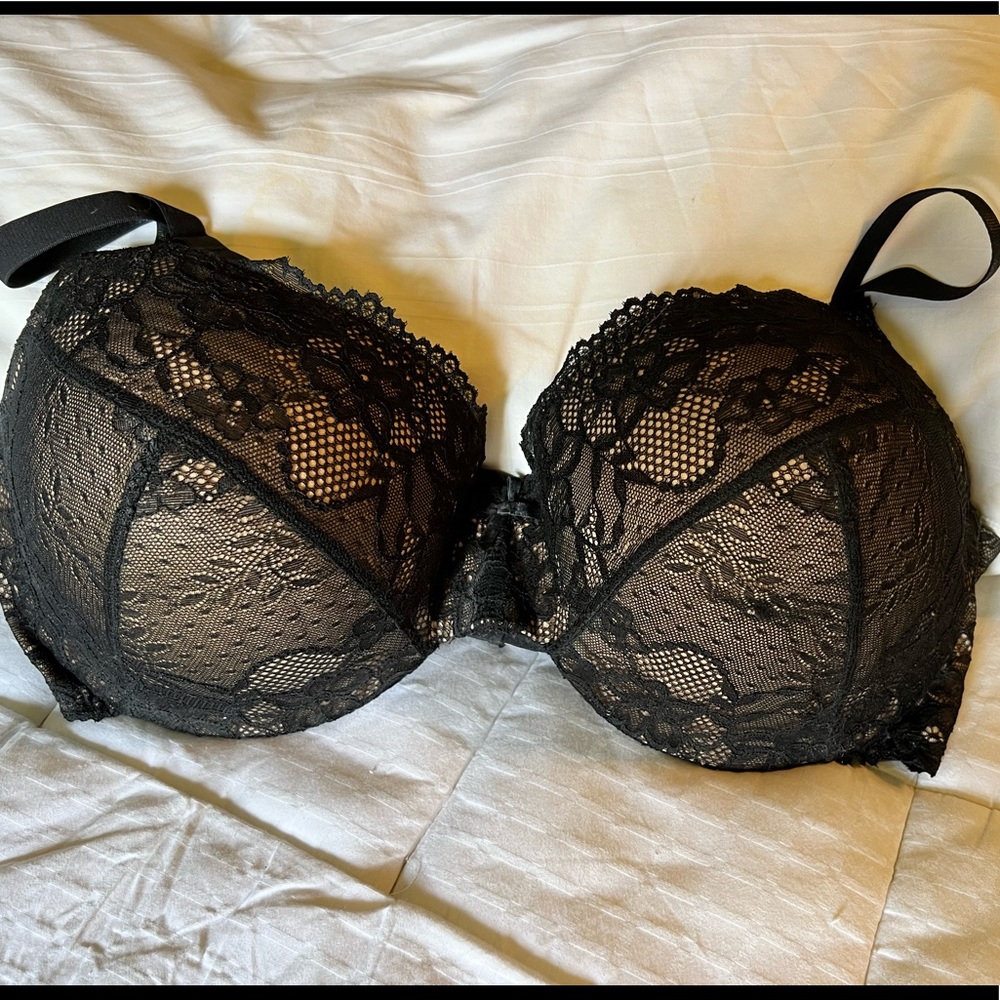 Torrid - Black Lace underwire bra 44DDD